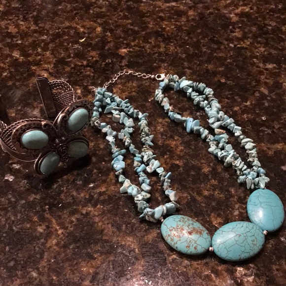 Turquoise Bracelet and Necklace set. - Picture 2 of 8